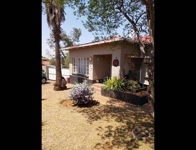 5 BEDROOM HOUSE FOR SALE IN BOKSBURG WEST